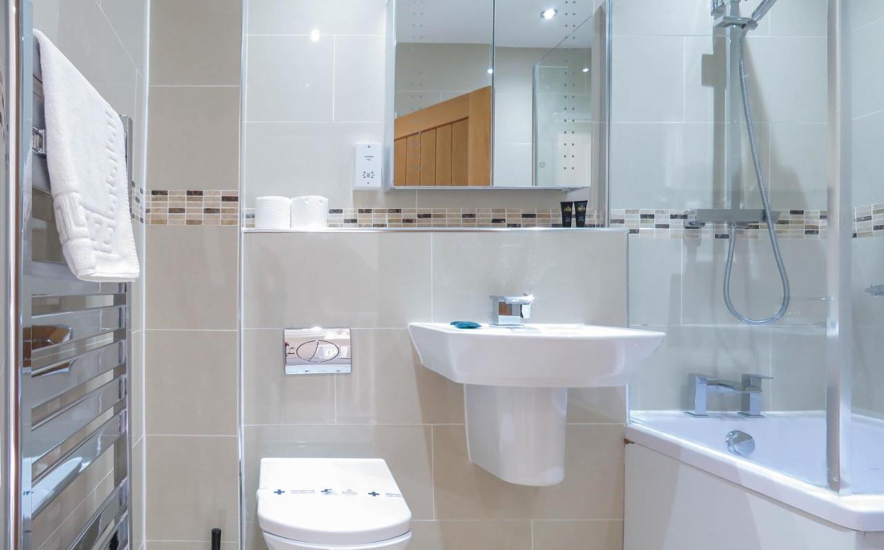 Tudors Esuites Four Bedroom House Birmingham Dış mekan fotoğraf