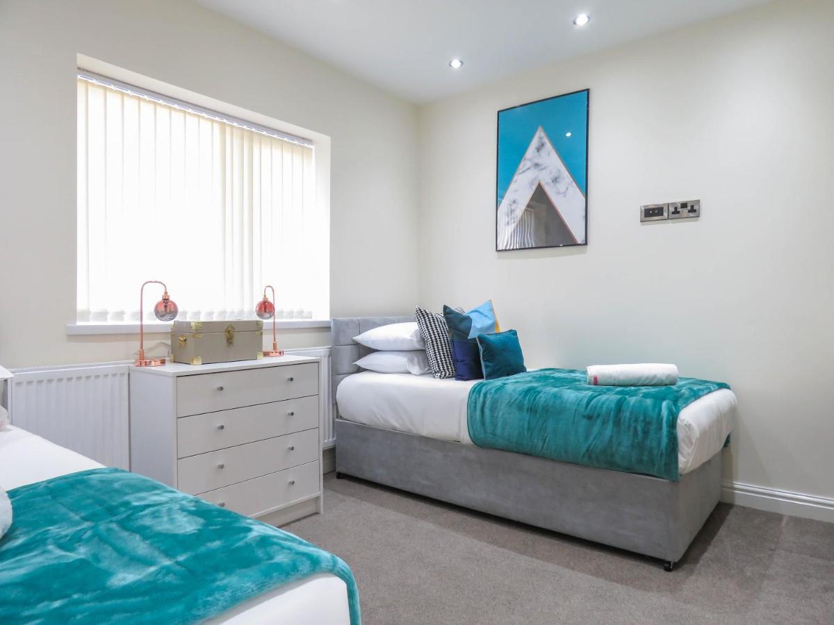 Tudors Esuites Four Bedroom House Birmingham Dış mekan fotoğraf