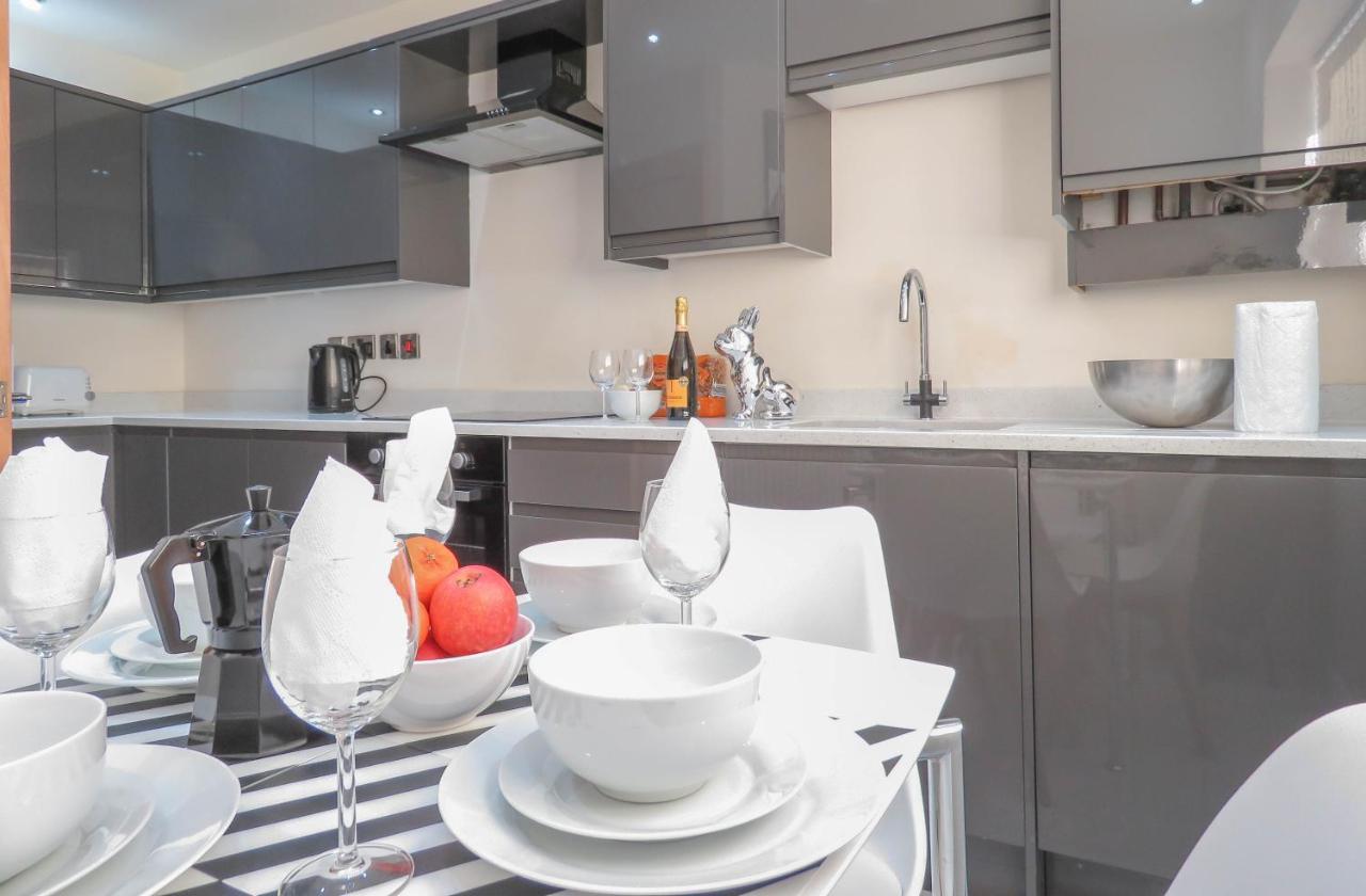 Tudors Esuites Four Bedroom House Birmingham Dış mekan fotoğraf